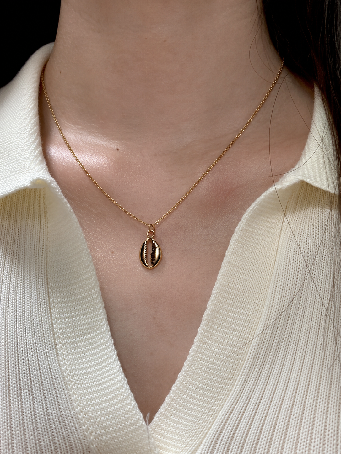Dainty Gold Metallic Cowrie Shell Pendant Necklace